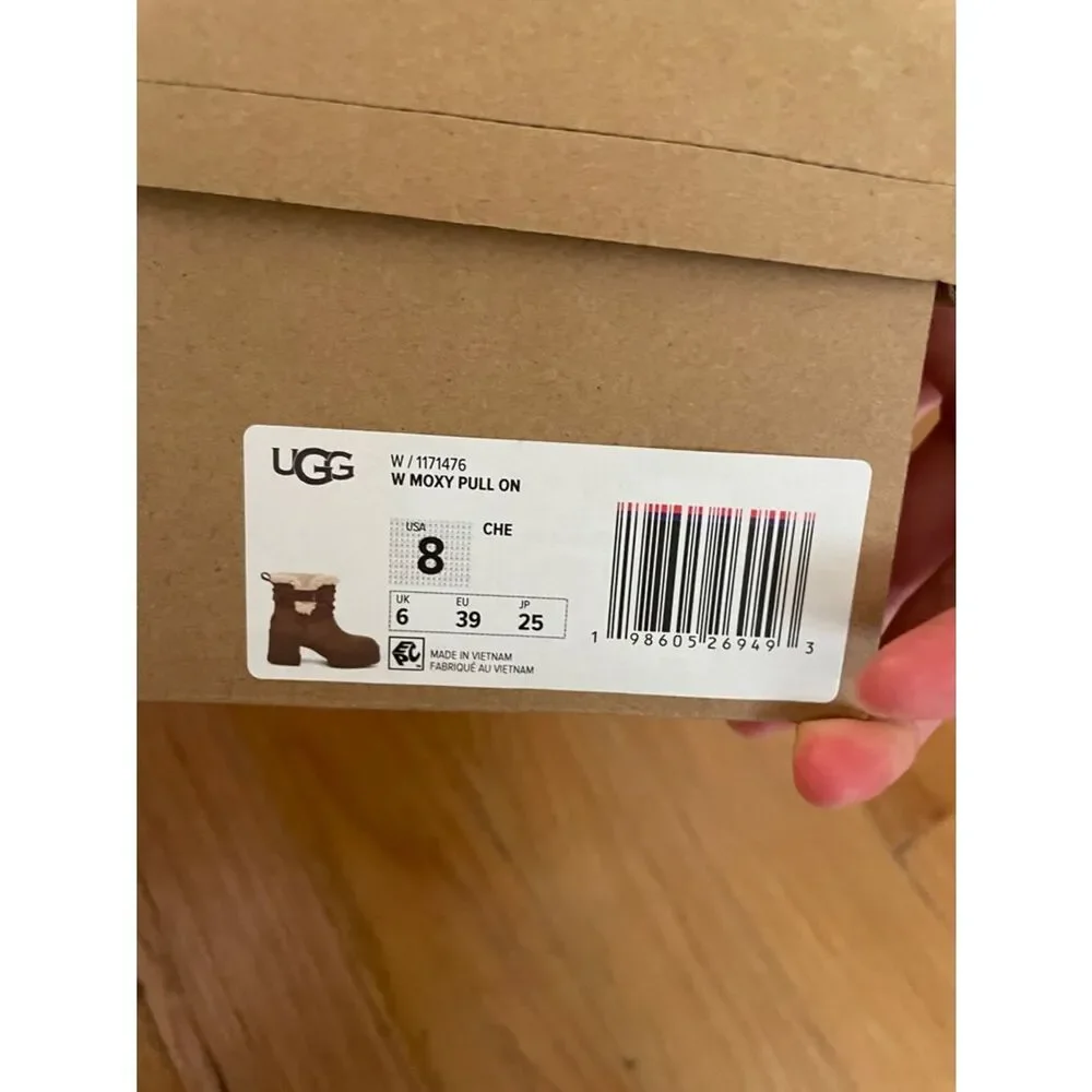 UGG Moxy Pull On Boots Chestnut USA Women Size 8/UK 6/EU 39